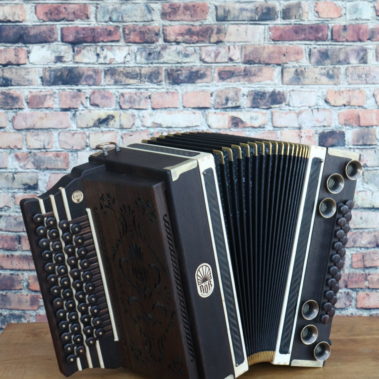 Ziach Harmonika Räuchereiche